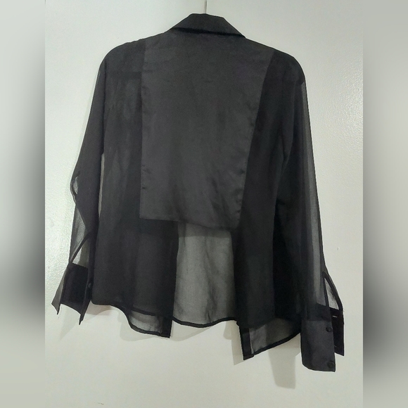 Guess Blouse - Picture 4 of 4